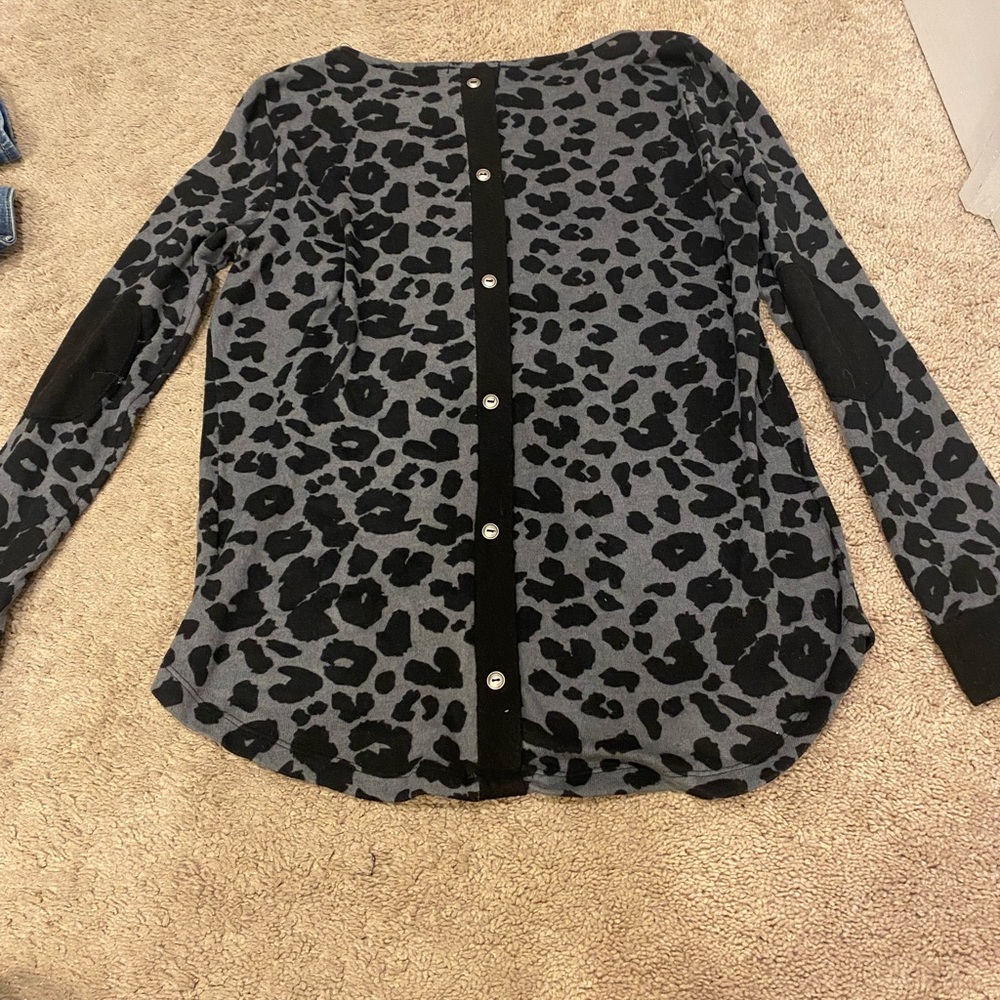 Like new sweater